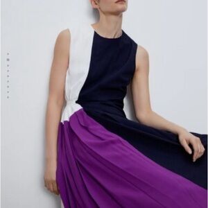 🆕 Zara Pleated Colorblock Dress